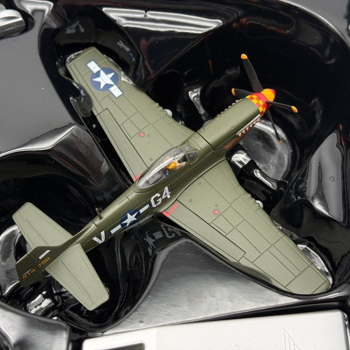 Corgi AA27701 1:72 P - 51D Mustang USAAF 357th FG Butch Baby Leiston 1945 - Corgi
