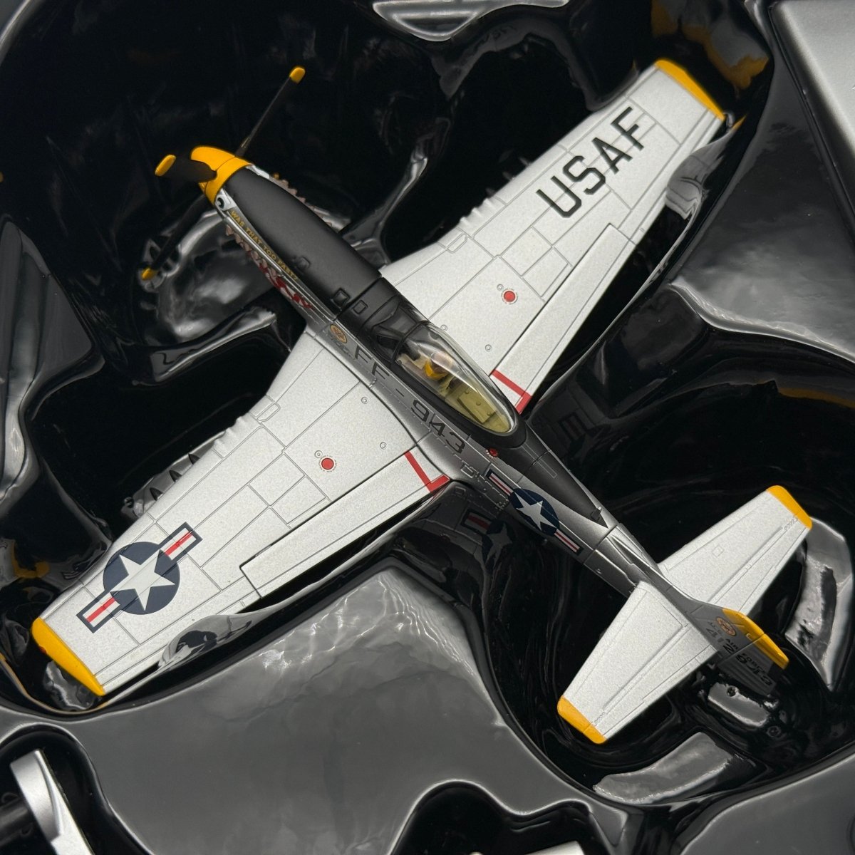 Corgi AA27702 1:72 F - 51D Mustang USAF 18th FBG 'Was that too fast?' 1951 - Corgi