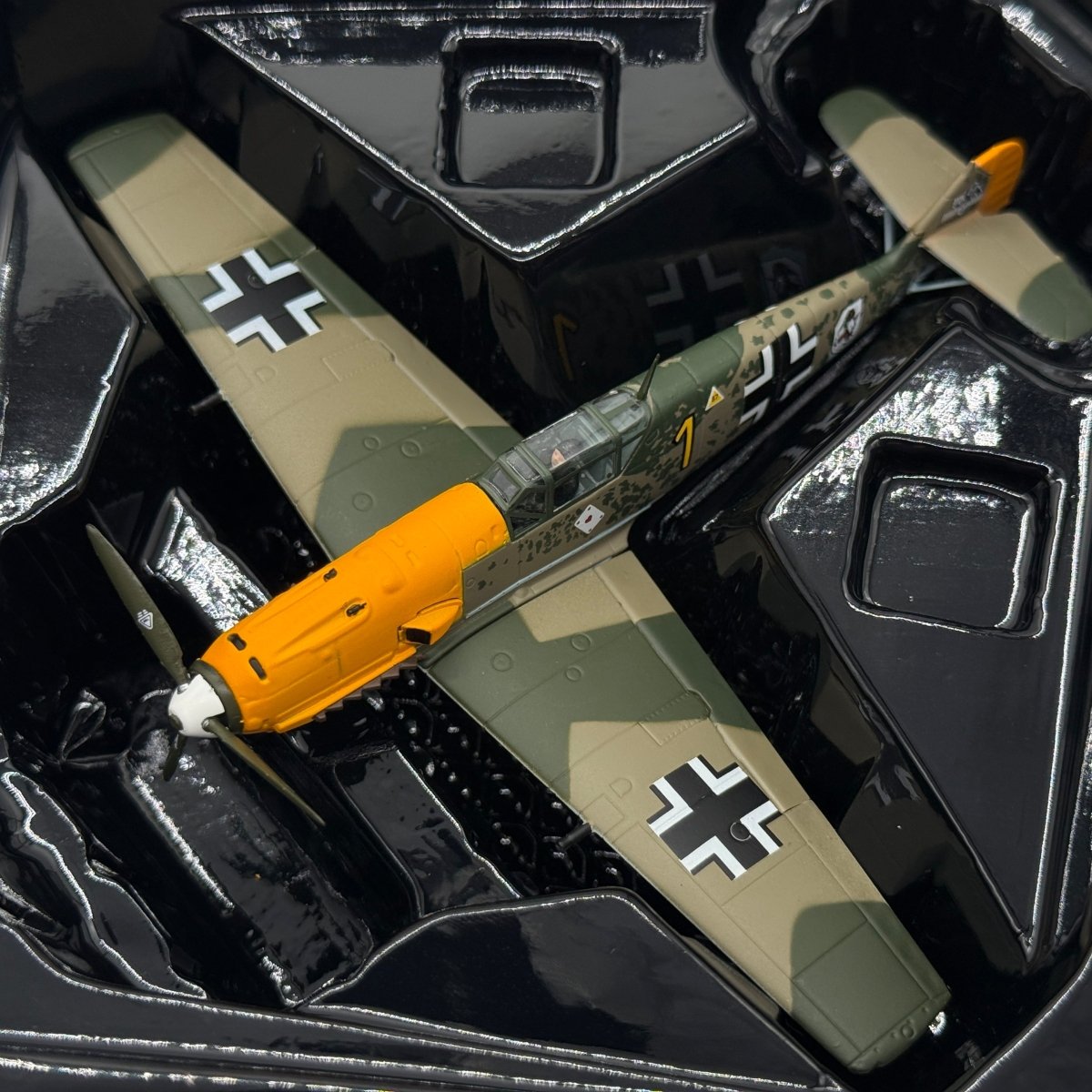 Corgi AA28001 1:72 Messerschmitt Bf 109E Luftwaffe 6./JG 51 Yellow 1 Josef Priller France 1940 - Corgi