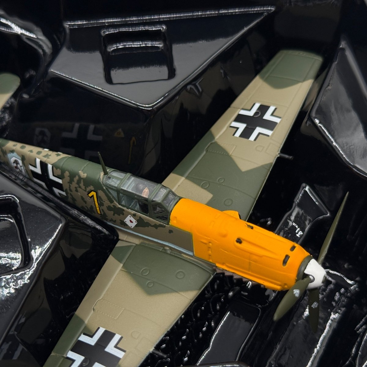 Corgi AA28001 1:72 Messerschmitt Bf 109E Luftwaffe 6./JG 51 Yellow 1 Josef Priller France 1940 - Corgi