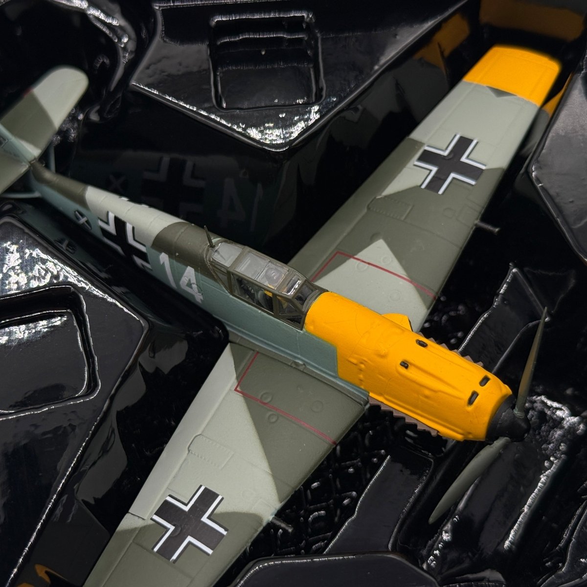 Corgi AA28003 1:72 Messerschmitt Bf 109E-4 Luftwaffe 1.(J)/LG 2 White 14 Marseille 1940 - Corgi
