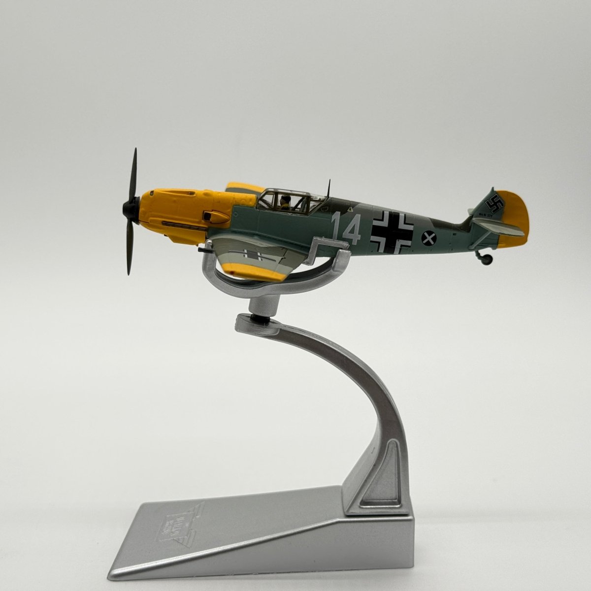 Corgi AA28003 1:72 Messerschmitt Bf 109E-4 Luftwaffe 1.(J)/LG 2 White 14 Marseille 1940 - Corgi
