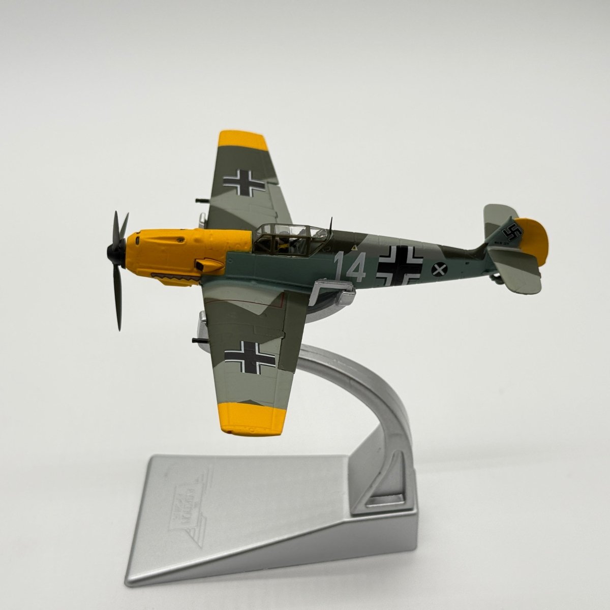 Corgi AA28003 1:72 Messerschmitt Bf 109E-4 Luftwaffe 1.(J)/LG 2 White 14 Marseille 1940 - Corgi