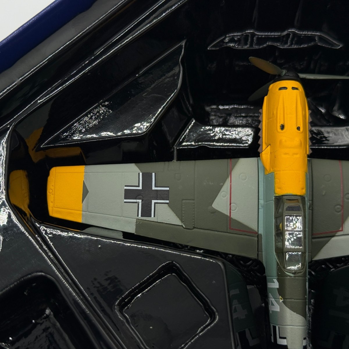Corgi AA28003 1:72 Messerschmitt Bf 109E-4 Luftwaffe 1.(J)/LG 2 White 14 Marseille 1940 - Corgi