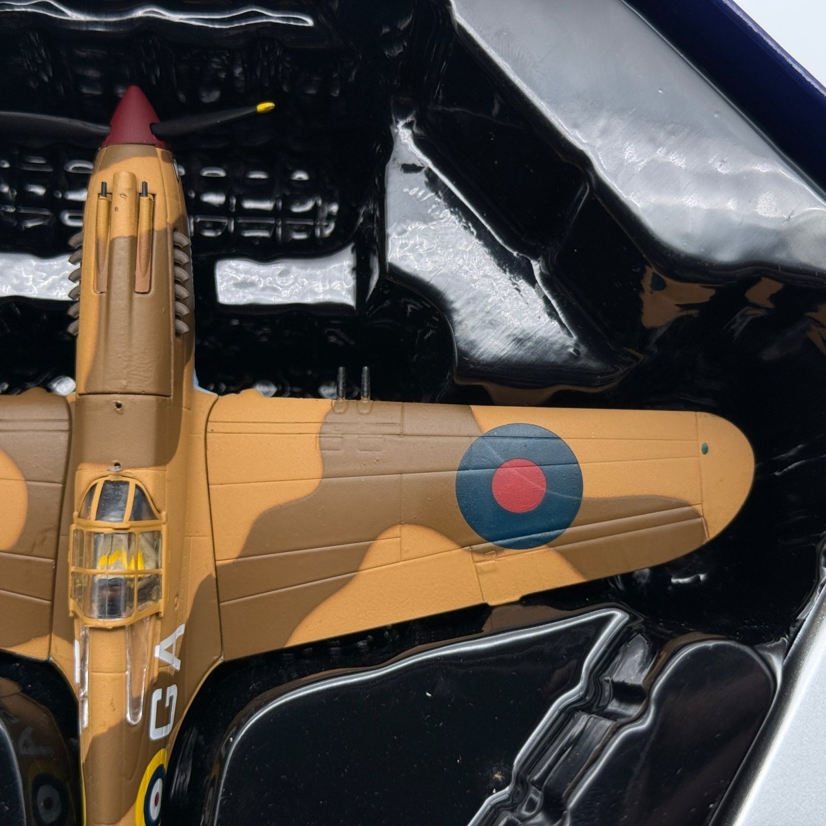 Corgi AA28103 1:72 Curtiss Tomahawk Mk IIB AK402 112 Sqn North Africa 1941 - Corgi