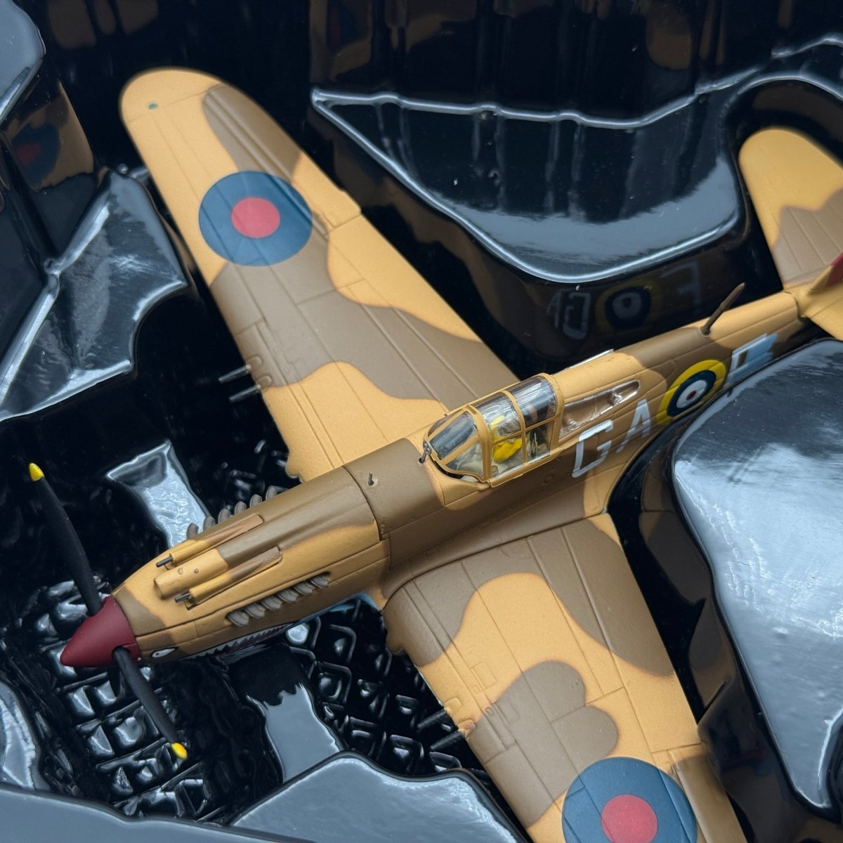 Corgi AA28103 1:72 Curtiss Tomahawk Mk IIB AK402 112 Sqn North Africa 1941 - Corgi