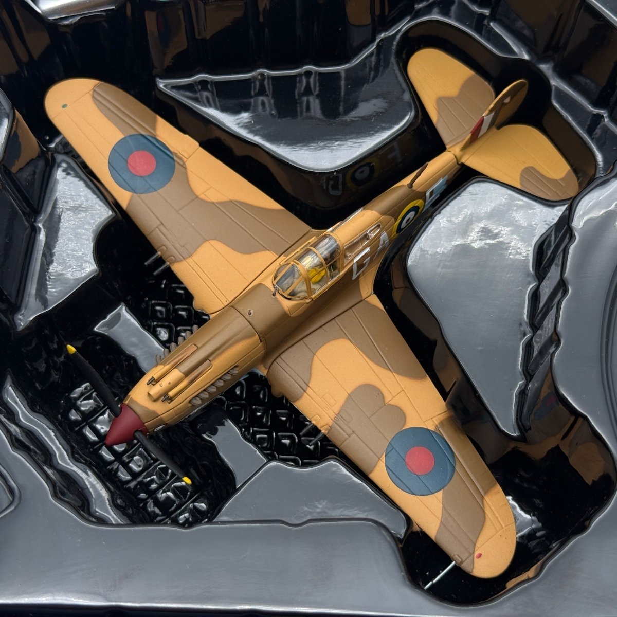 Corgi AA28103 1:72 Curtiss Tomahawk Mk IIB AK402 112 Sqn North Africa 1941 - Corgi