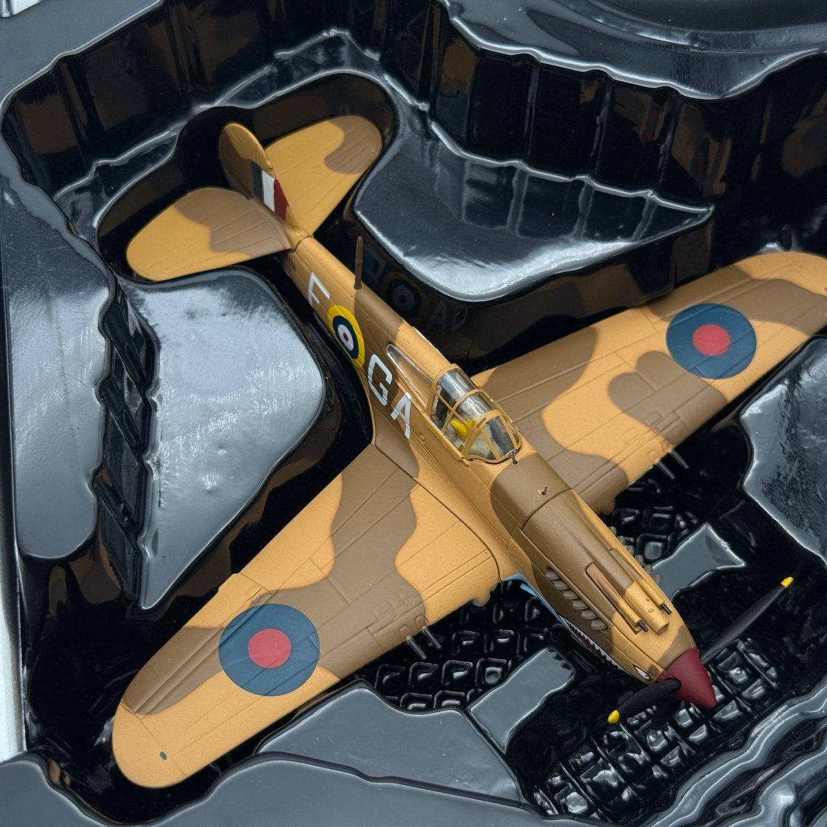 Corgi AA28103 1:72 Curtiss Tomahawk Mk IIB AK402 112 Sqn North Africa 1941 - Corgi
