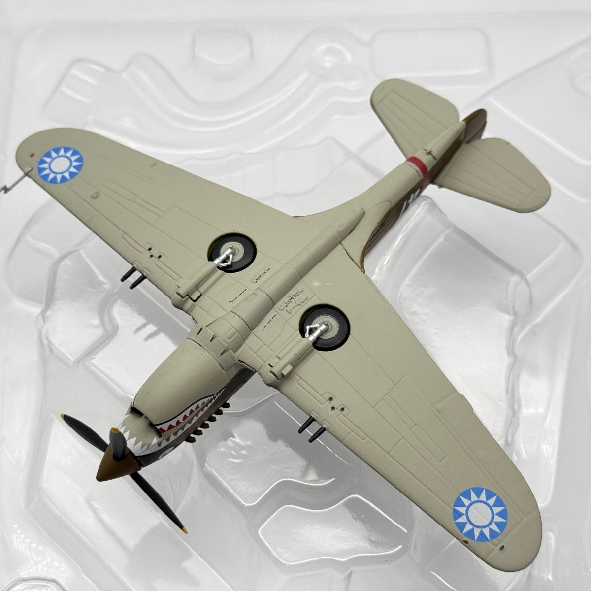 Corgi AA28104 1:72 Curtiss Hawk 81 - A - 2 P - 8127 AVG Flying Tigers 1942 - Corgi