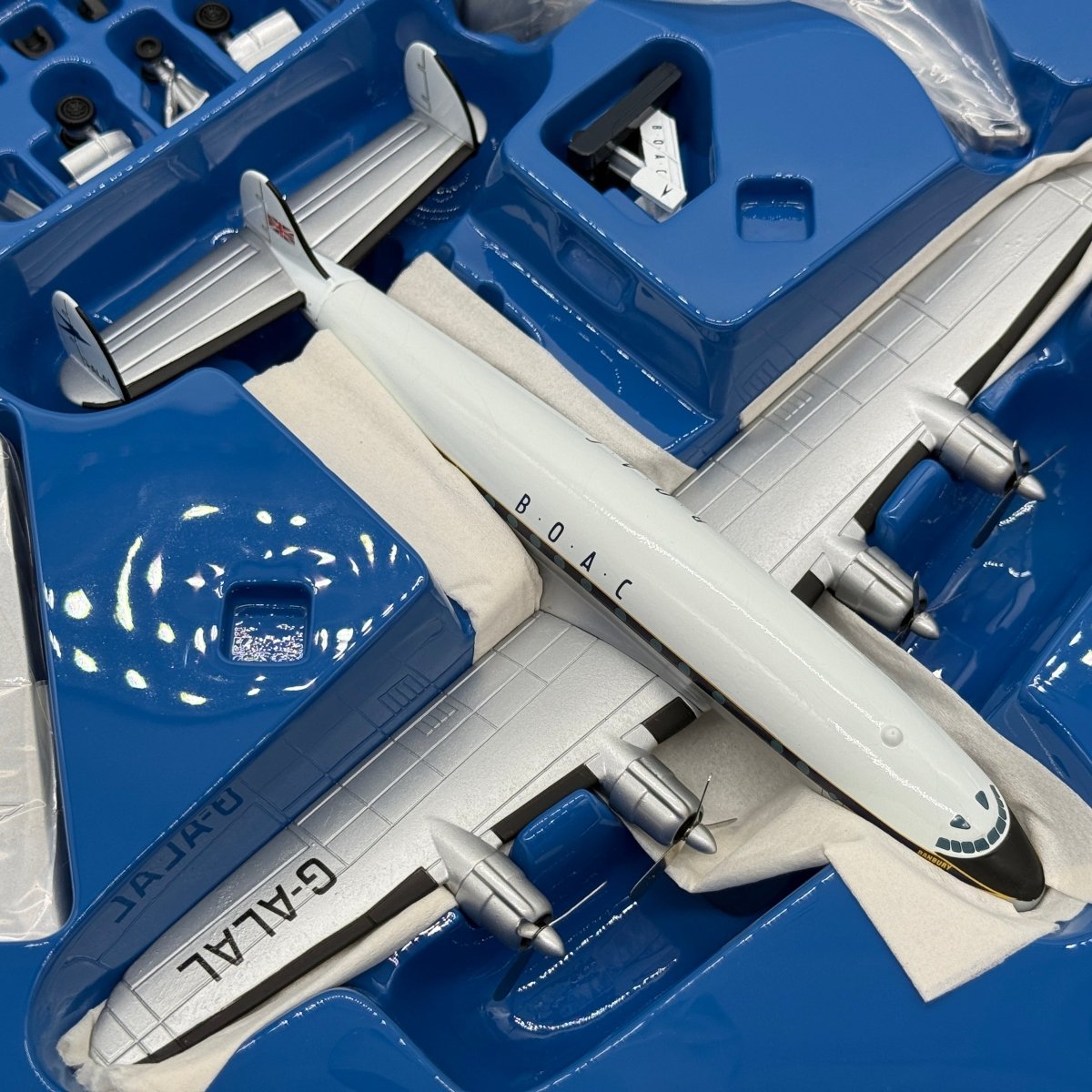 Corgi AA30401 1:144 Lockheed L-749 Constellation BOAC G-ALAL Banbury - Corgi