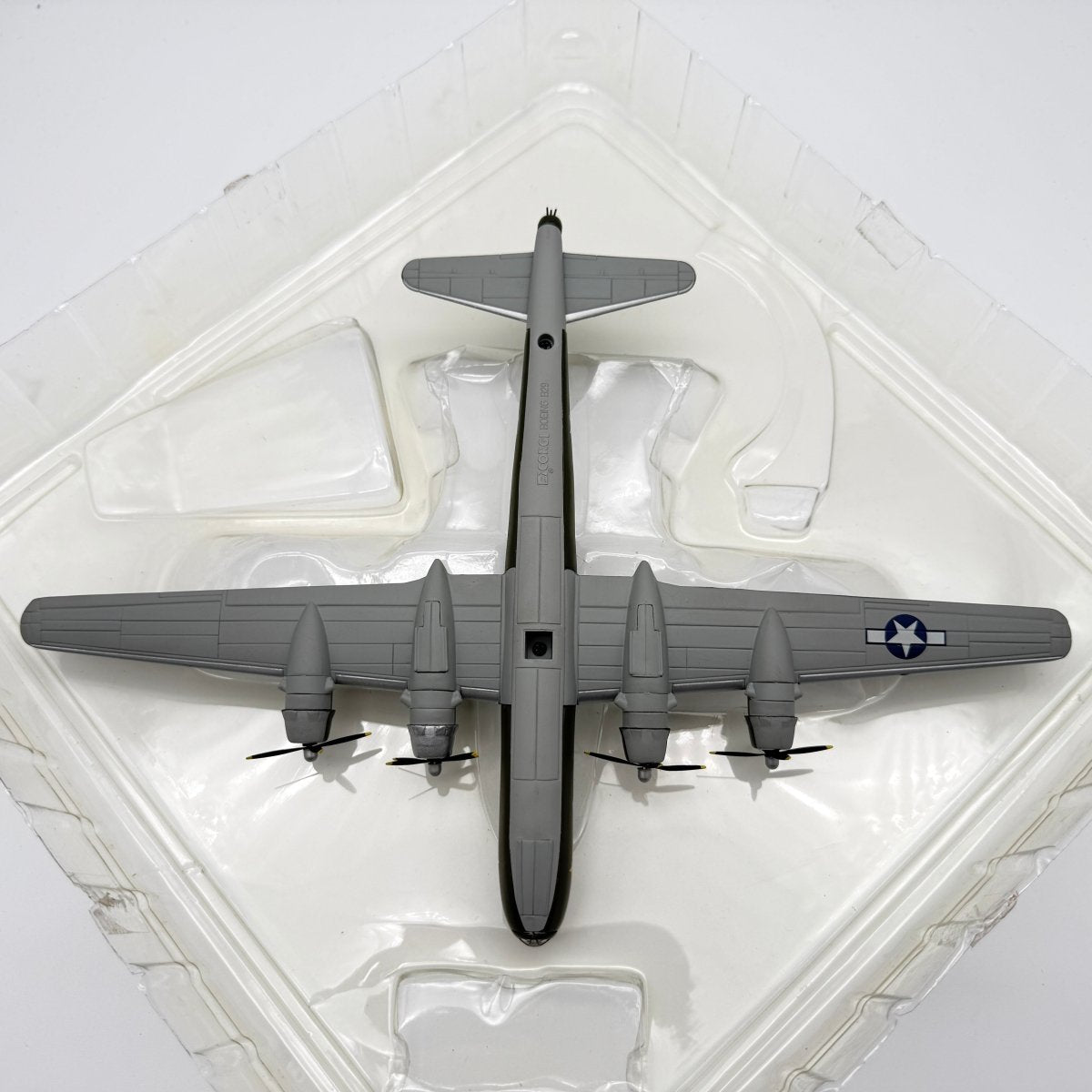 Corgi AA31801 1:144 Boeing B-29 Superfortress USAAF 58th BW Esso Express - Corgi