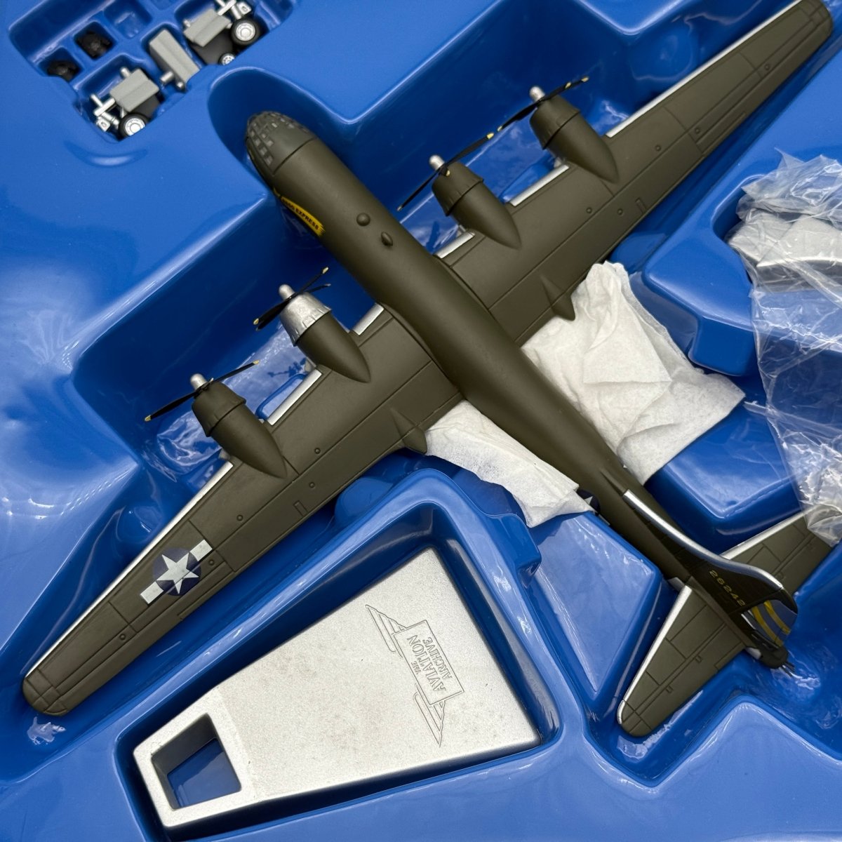 Corgi AA31801 1:144 Boeing B-29 Superfortress USAAF 58th BW Esso Express - Corgi