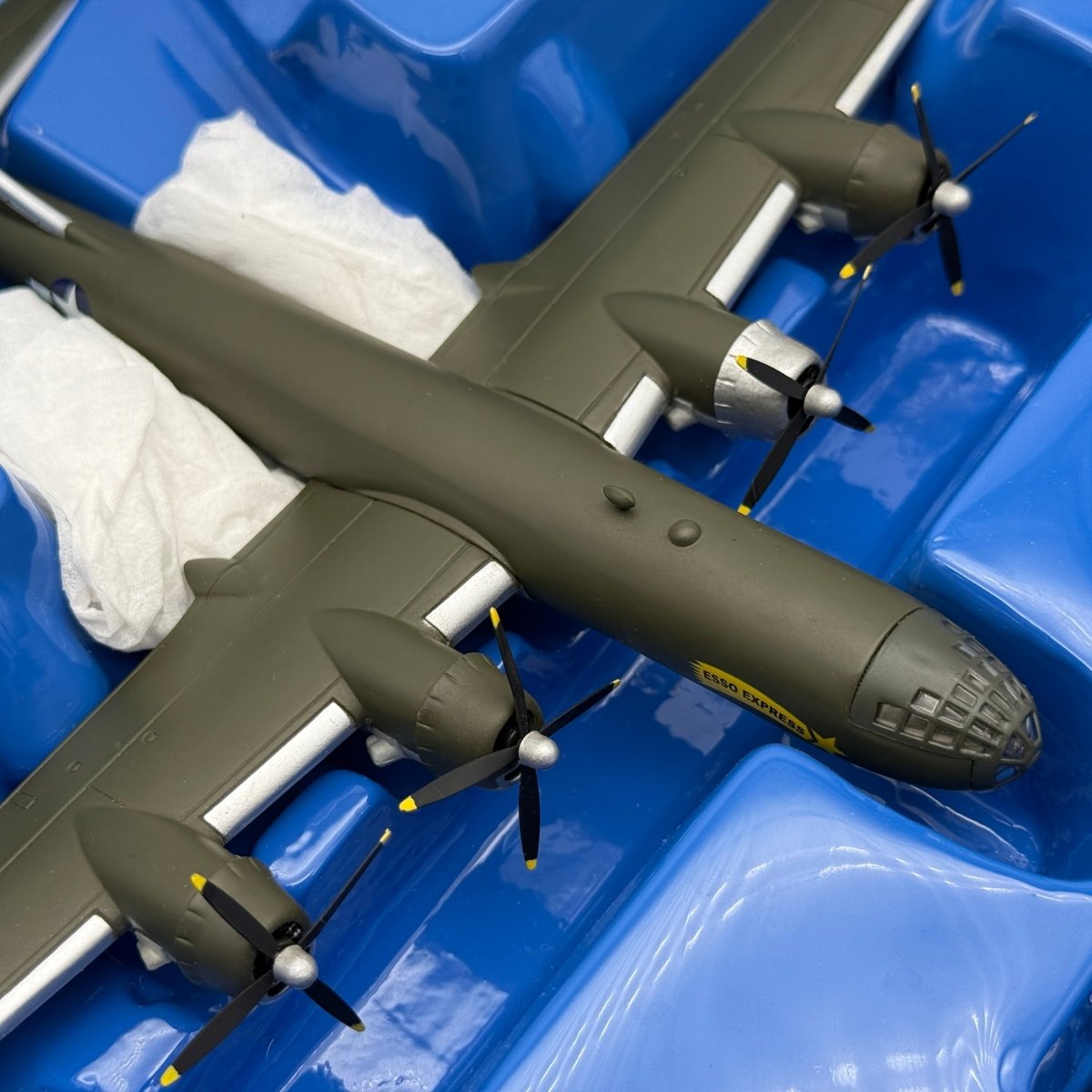 Corgi AA31801 1:144 Boeing B-29 Superfortress USAAF 58th BW Esso Express - Corgi