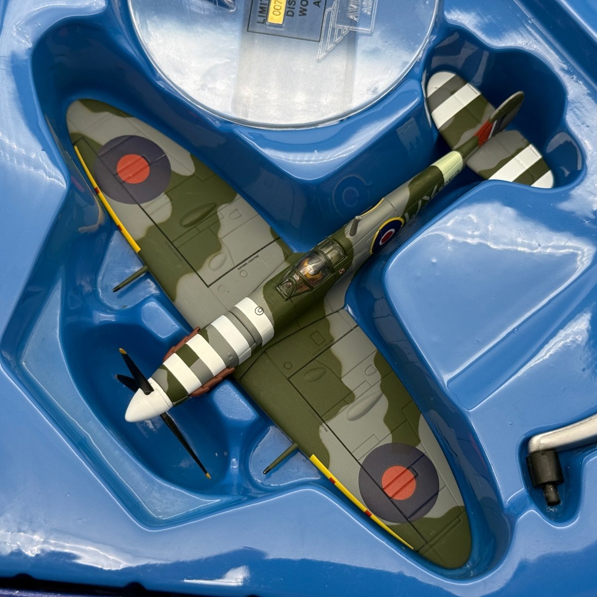 Corgi AA31911 1:72 Supermarine Spitfire Mk Vb WX-C Stefan Witorzeńc 302 Polish Sqn - Corgi