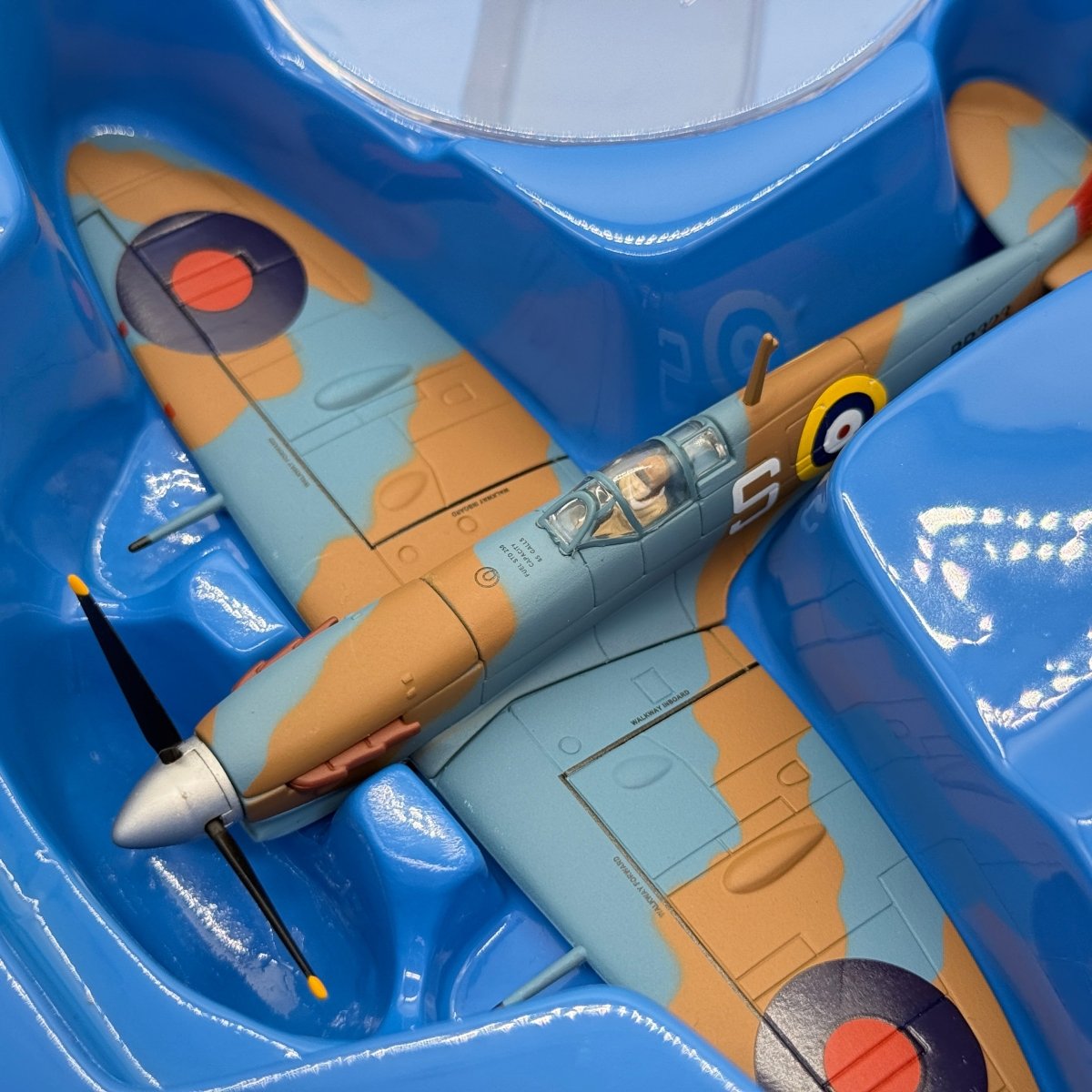 Corgi AA31914 1:72 Supermarine Spitfire Mk V RAF No.249 Sqn BR323 George Beurling Takali Malta 1942 - Corgi