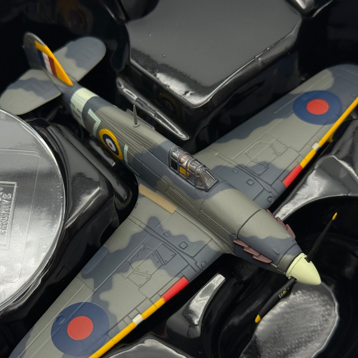 Corgi AA32016 1:72 Hawker Sea Hurricane Mk Ib Z7015 880 NAS HMS Indomitable 1942 - Corgi