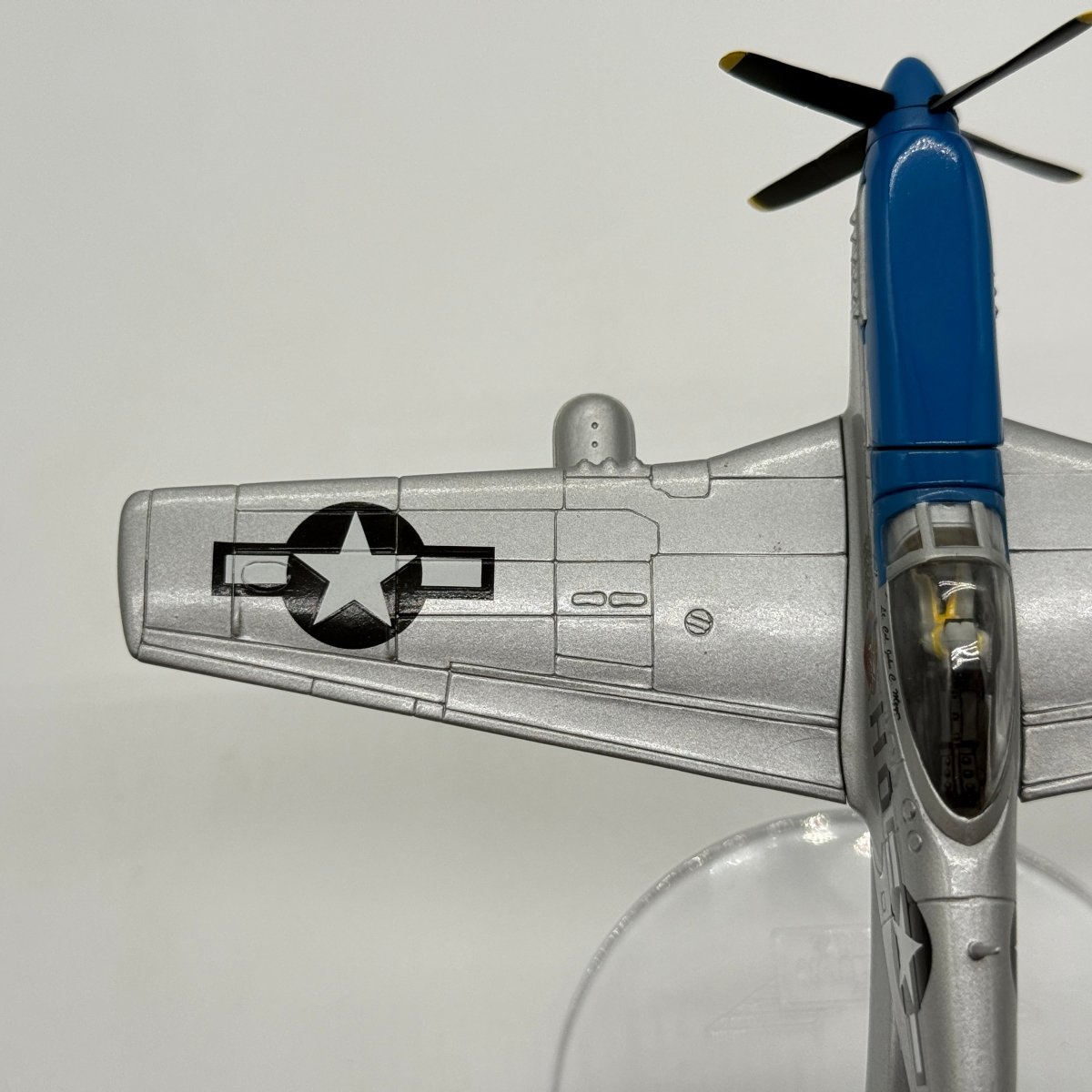 Corgi AA32204 1:72 North American P-51D Mustang USAAF 352nd FG 487th FS Petie 2nd John Meyer RAF Bodney 1944 - Corgi