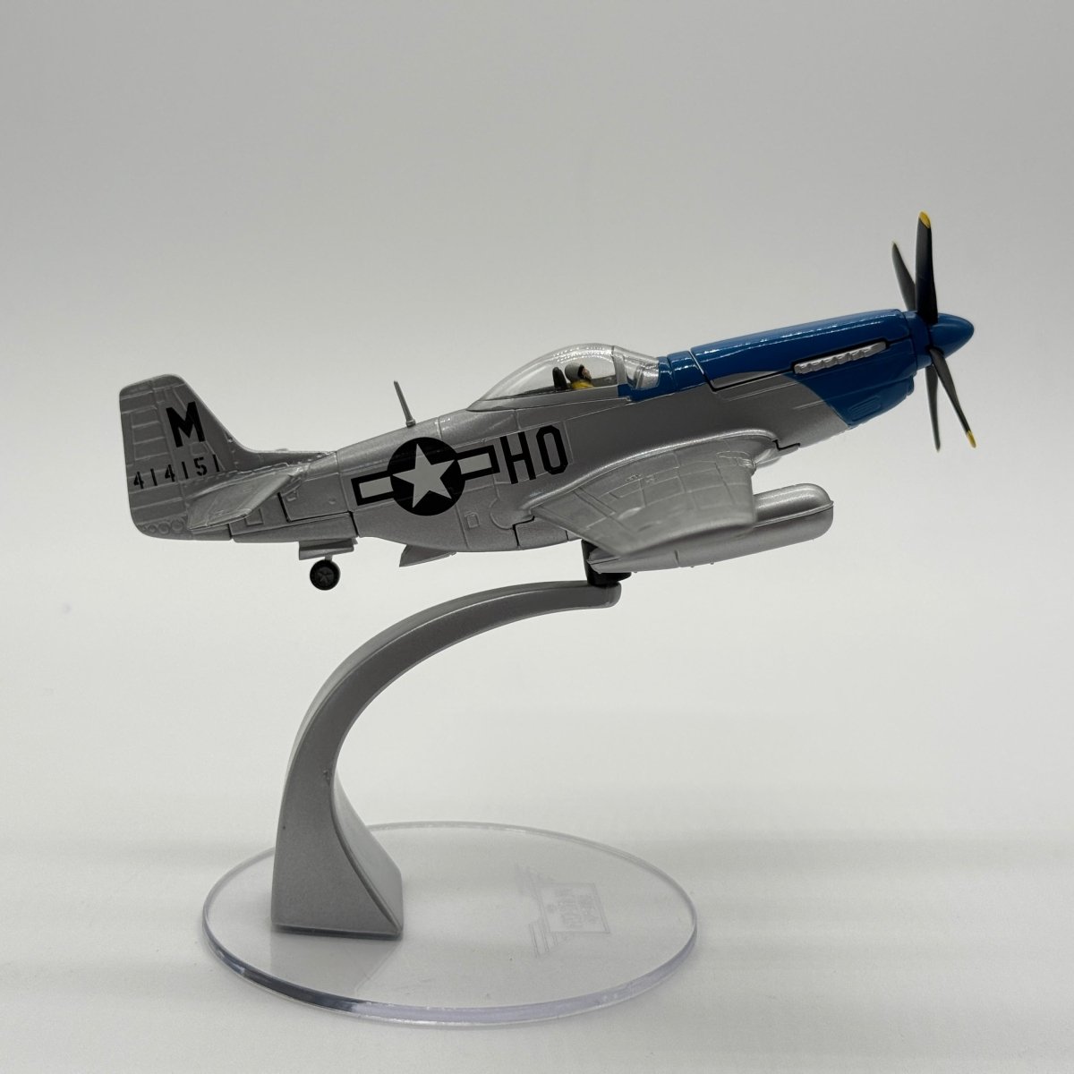 Corgi AA32204 1:72 North American P-51D Mustang USAAF 352nd FG 487th FS Petie 2nd John Meyer RAF Bodney 1944 - Corgi