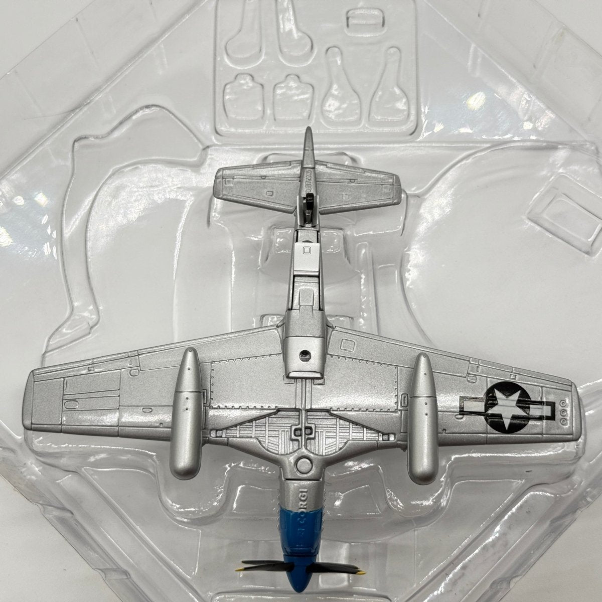 Corgi AA32204 1:72 North American P-51D Mustang USAAF 352nd FG 487th FS Petie 2nd John Meyer RAF Bodney 1944 - Corgi