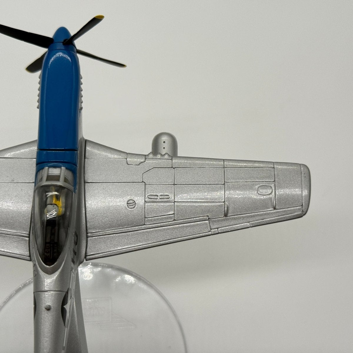 Corgi AA32204 1:72 North American P-51D Mustang USAAF 352nd FG 487th FS Petie 2nd John Meyer RAF Bodney 1944 - Corgi