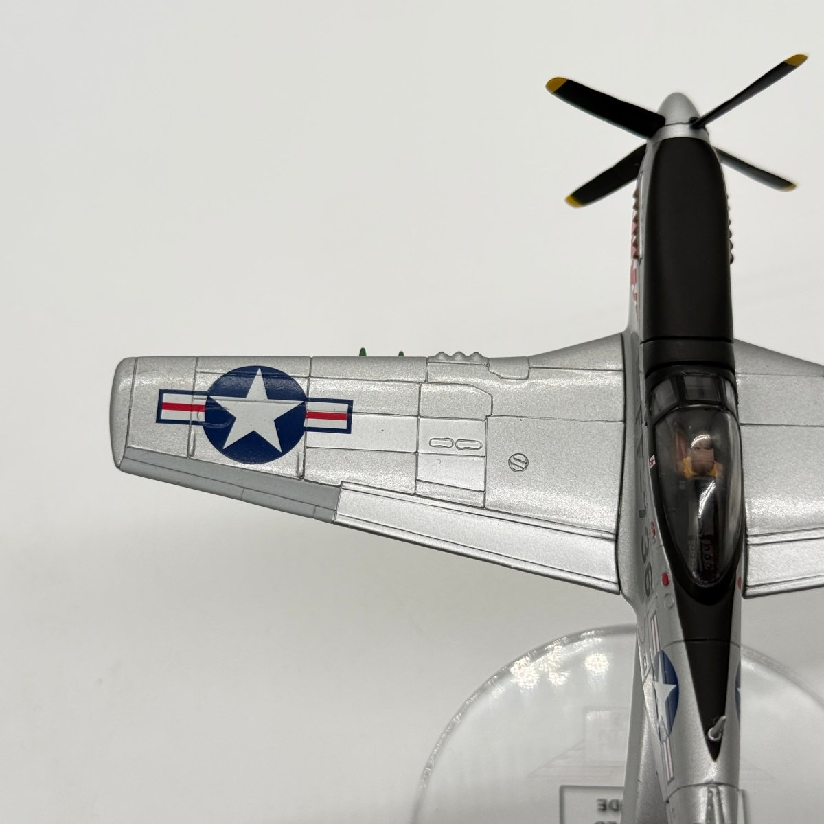 Corgi AA32209 1:72 North American F-51D Mustang USAF 18th FBG 12th FBS James Glessner Korea 1950 - Corgi