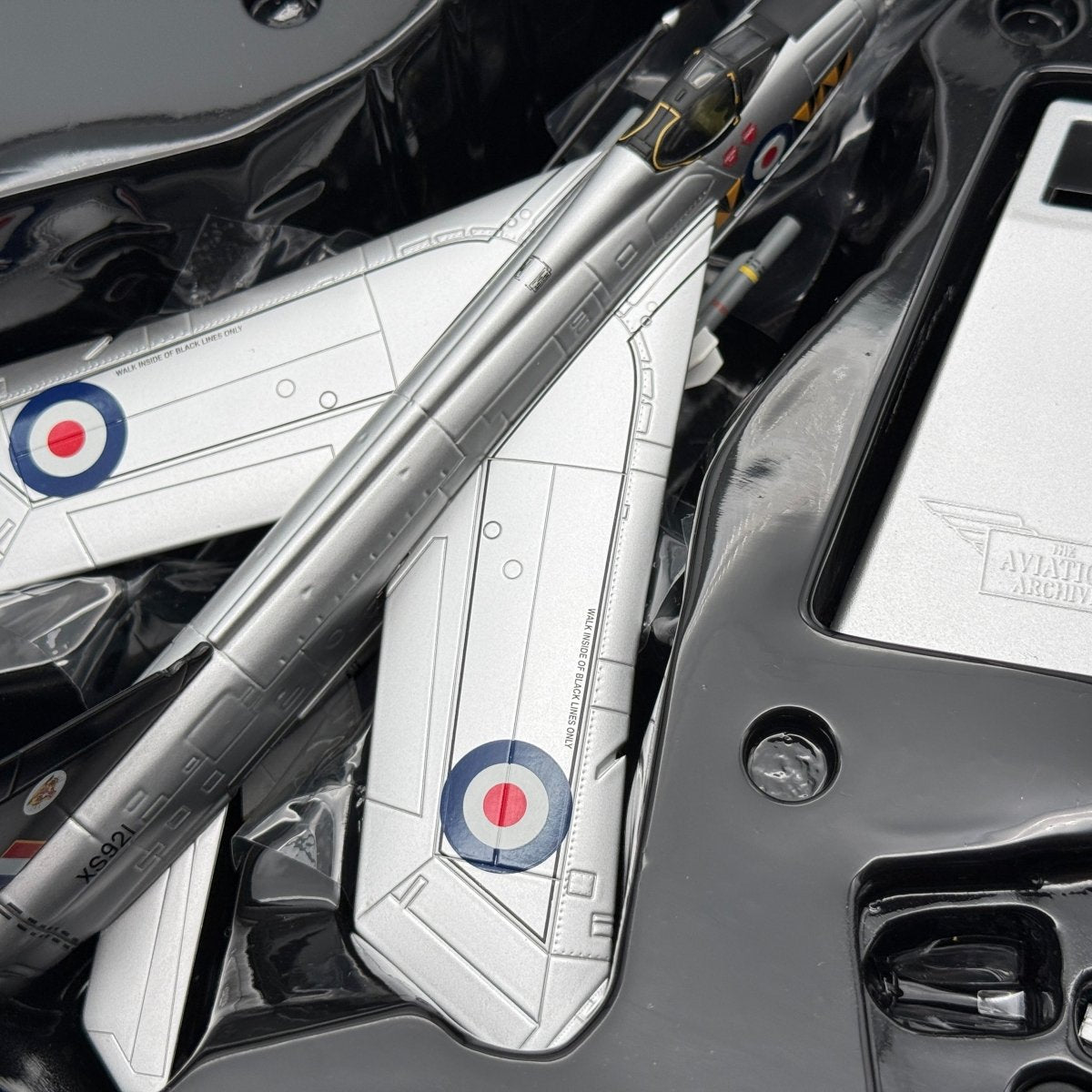 Corgi AA32312 1:72 English Electric Lightning F.6 XS921 74 Sqn RAF Tengah Singapore 1969 - Corgi