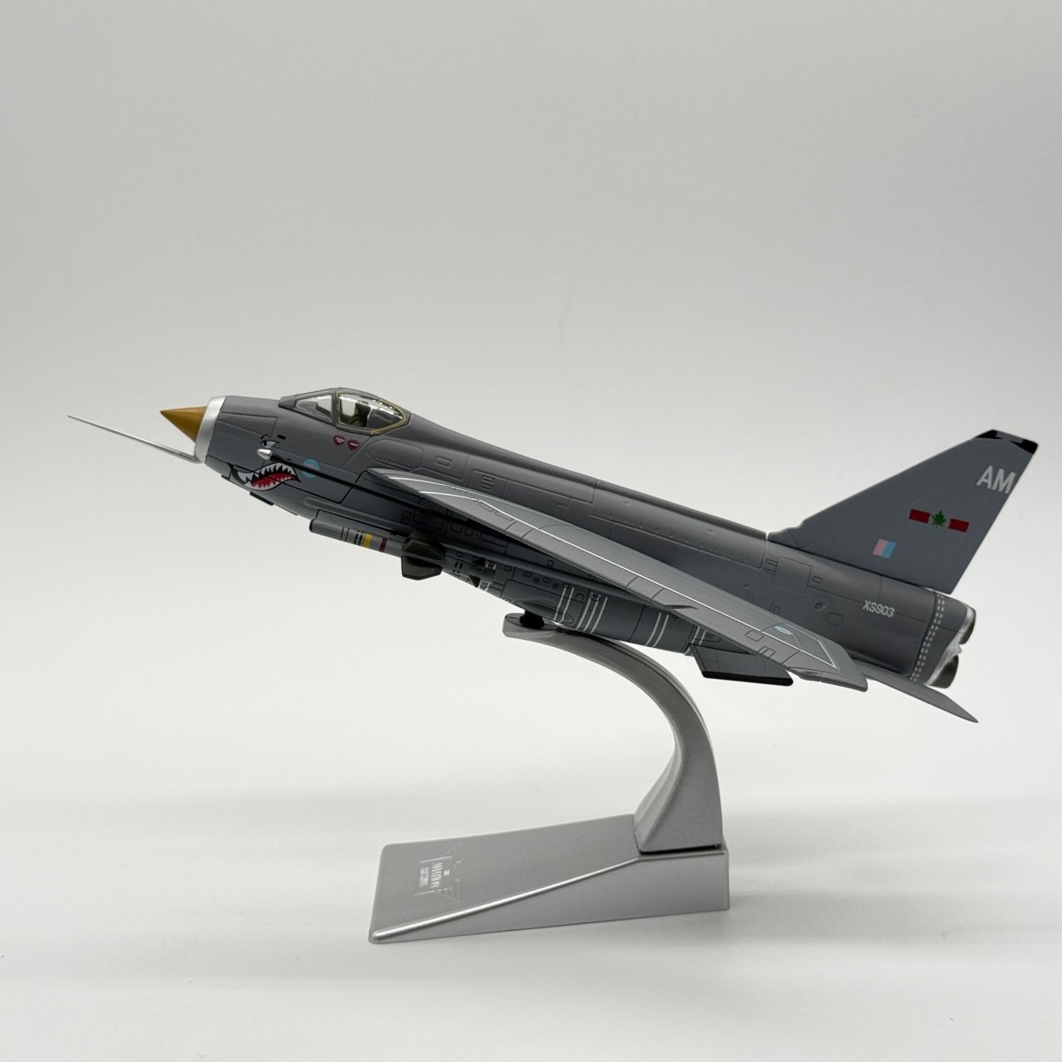 Corgi AA32314 1:72 English Electric Lightning F.6 RAF No.5 Sqn 1984 - Corgi