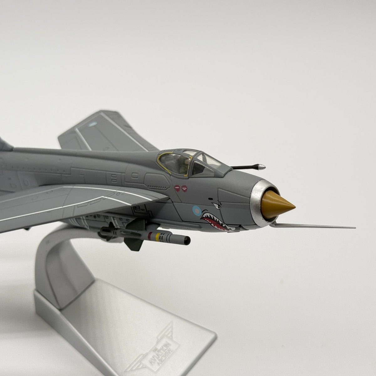 Corgi AA32314 1:72 English Electric Lightning F.6 RAF No.5 Sqn 1984 - Corgi