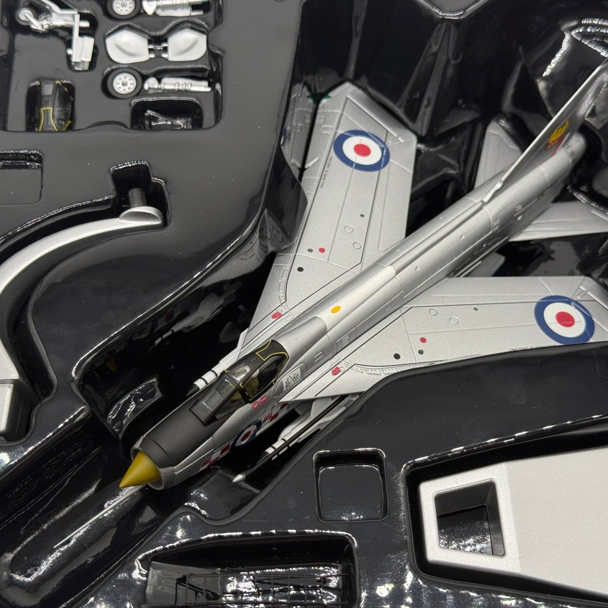 Corgi AA32315 1:72 English Electric Lightning F.Mk 6 RAF No.56 Sqn XP770 1975 - Corgi