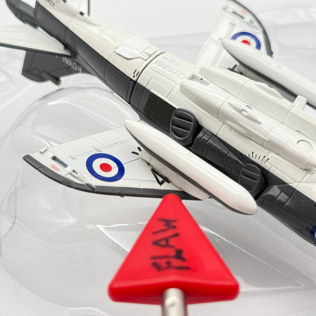 Corgi AA32402 1:72 Sea Harrier FRS.1 XZ450 800 NAS Falklands 1982 *ISSUES* - Corgi