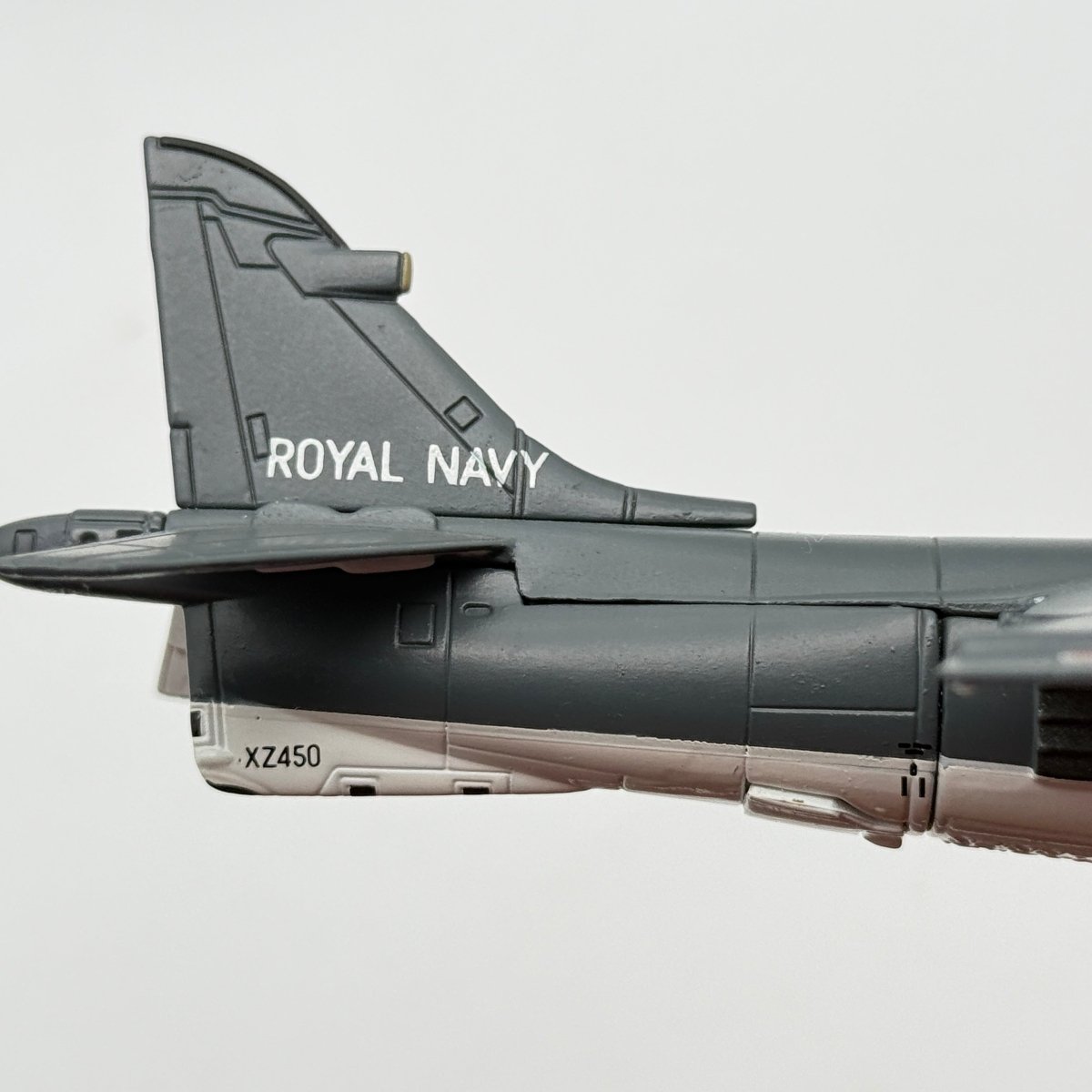 Corgi AA32402 1:72 Sea Harrier FRS.1 XZ450 800 NAS Falklands 1982 *ISSUES* - Corgi