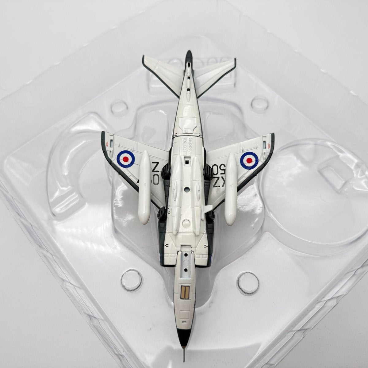 Corgi AA32402 1:72 Sea Harrier FRS.1 XZ450 800 NAS Falklands 1982 *ISSUES* - Corgi