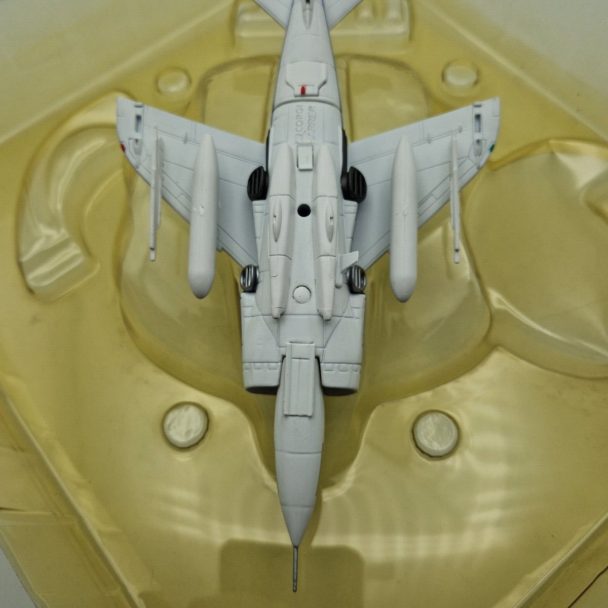 Corgi Aviation Archive 1:72 Hawker Siddeley AV - 8C Harrier, NASA Ames Research Centre, USA AA32408 - Corgi