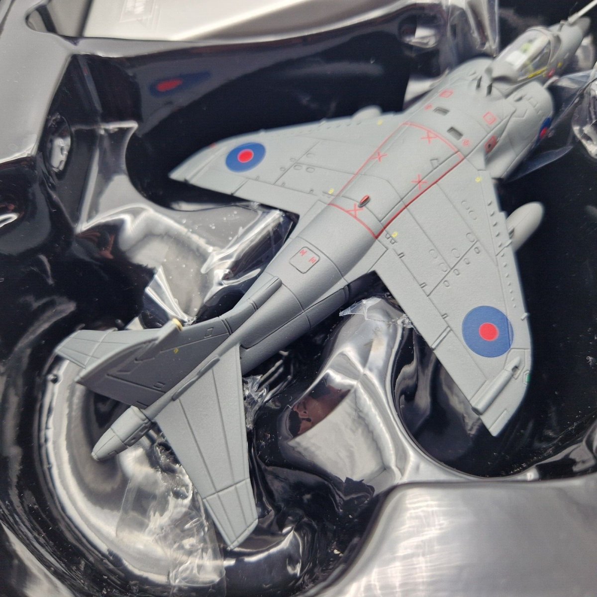Corgi Aviation Archive 1:72 BAE Sea Harrier Frs.1 HMS Hermes L/CDR Andy Auld 1982 AA32417 - Corgi