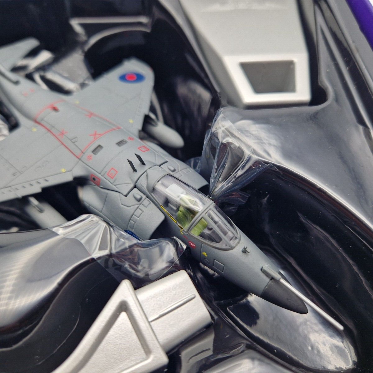 Corgi Aviation Archive 1:72 BAE Sea Harrier Frs.1 HMS Hermes L/CDR Andy Auld 1982 AA32417 - Corgi