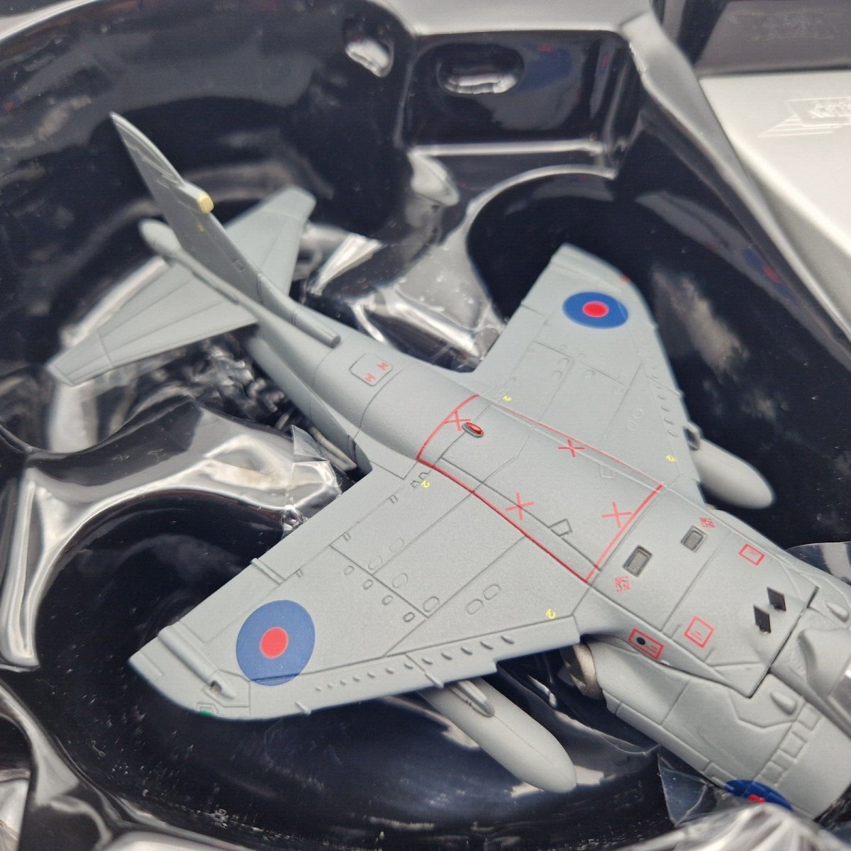 Corgi Aviation Archive 1:72 BAE Sea Harrier Frs.1 HMS Hermes L/CDR Andy Auld 1982 AA32417 - Corgi