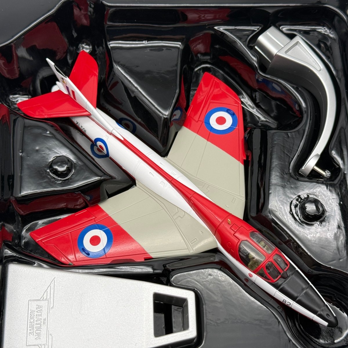 Corgi AA32715 1:72 Hawker Hunter T.Mk 7 RAF No.4 FTS XL591 Valley 1975 - Corgi