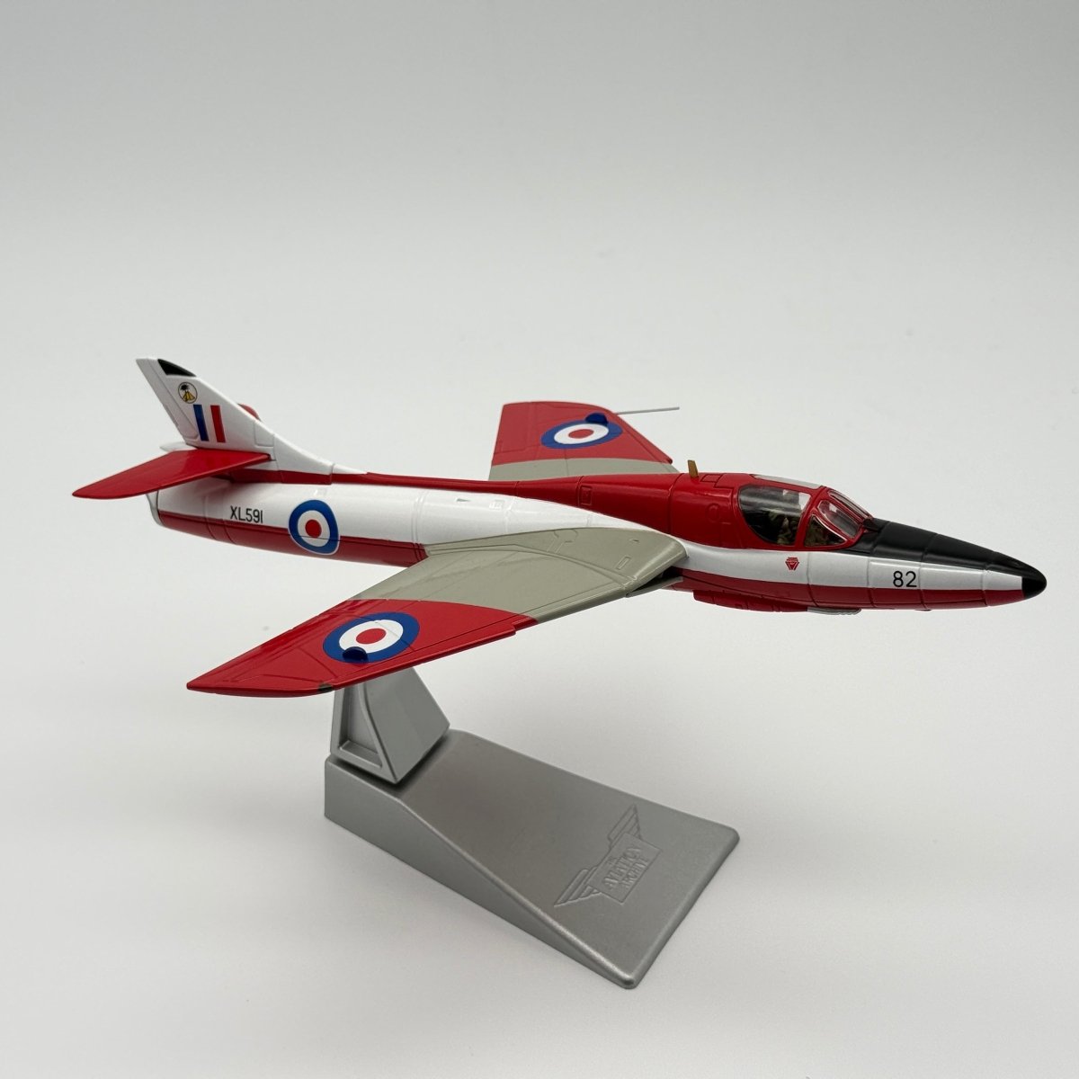 Corgi AA32715 1:72 Hawker Hunter T.Mk 7 RAF No.4 FTS XL591 Valley 1975 - Corgi