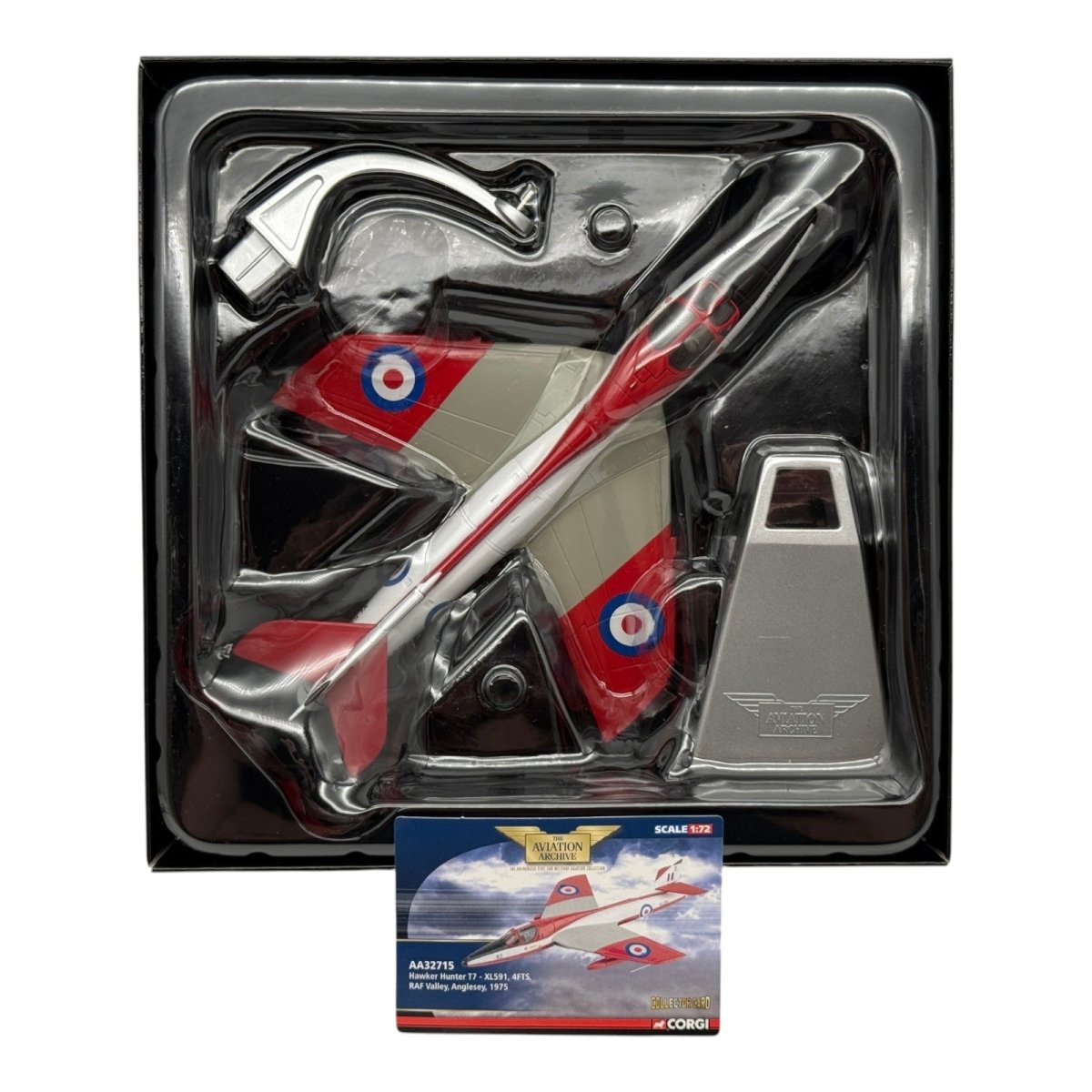 Corgi AA32715 1:72 Hawker Hunter T.Mk 7 RAF No.4 FTS XL591 Valley 1975 - Corgi
