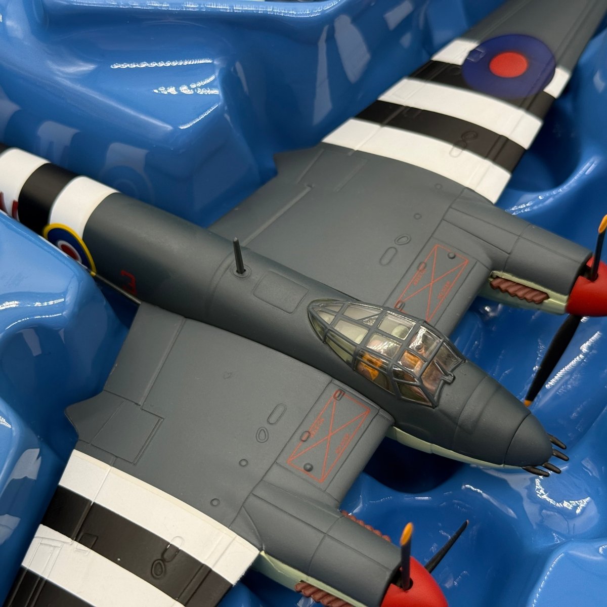 Corgi AA32809 1:72 de Havilland Mosquito FB.VI RAF No.235 Sqn HR118 3-W D-Day Invasion Stripes June 1944 - Corgi
