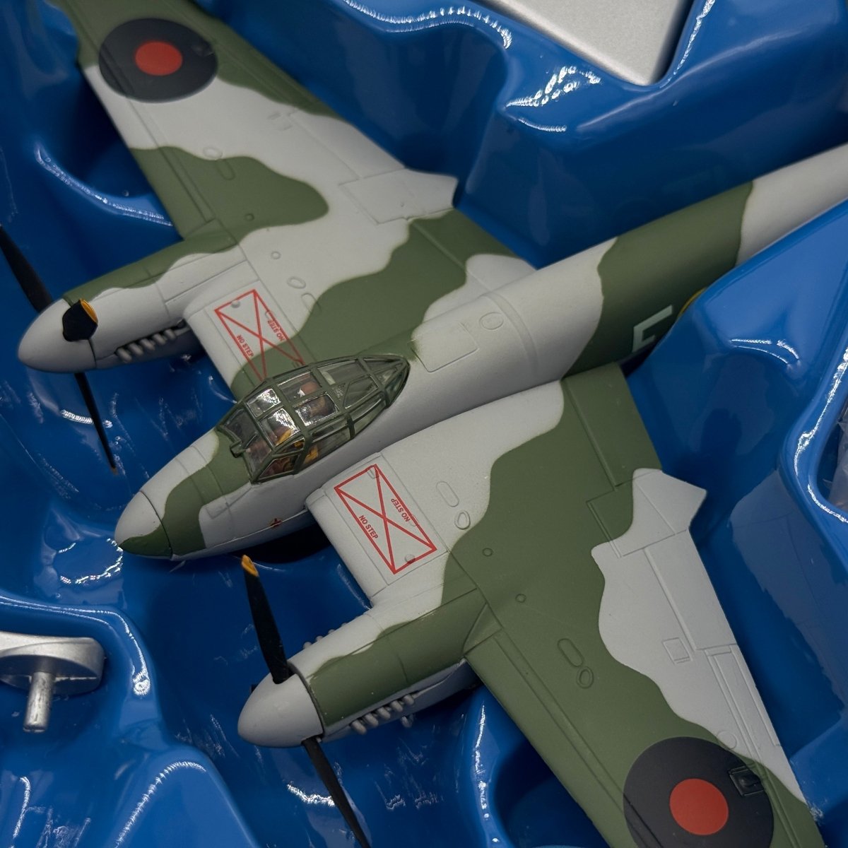 Corgi AA32811 1:72 de Havilland Mosquito T.MkIII British Aerospace RR299 - Corgi
