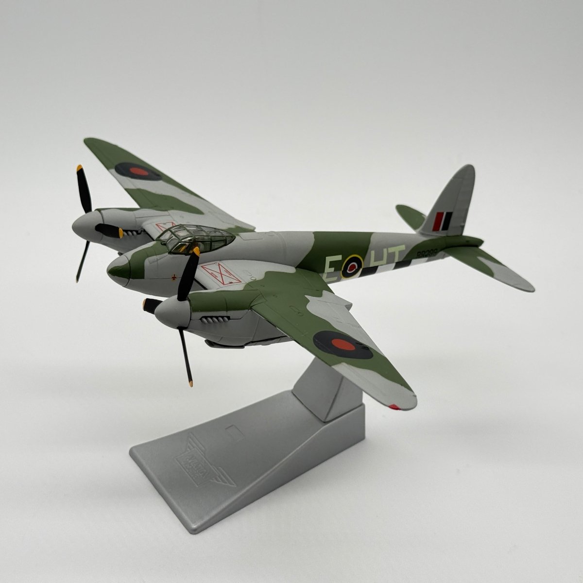 Corgi AA32811 1:72 de Havilland Mosquito T.MkIII British Aerospace RR299 - Corgi