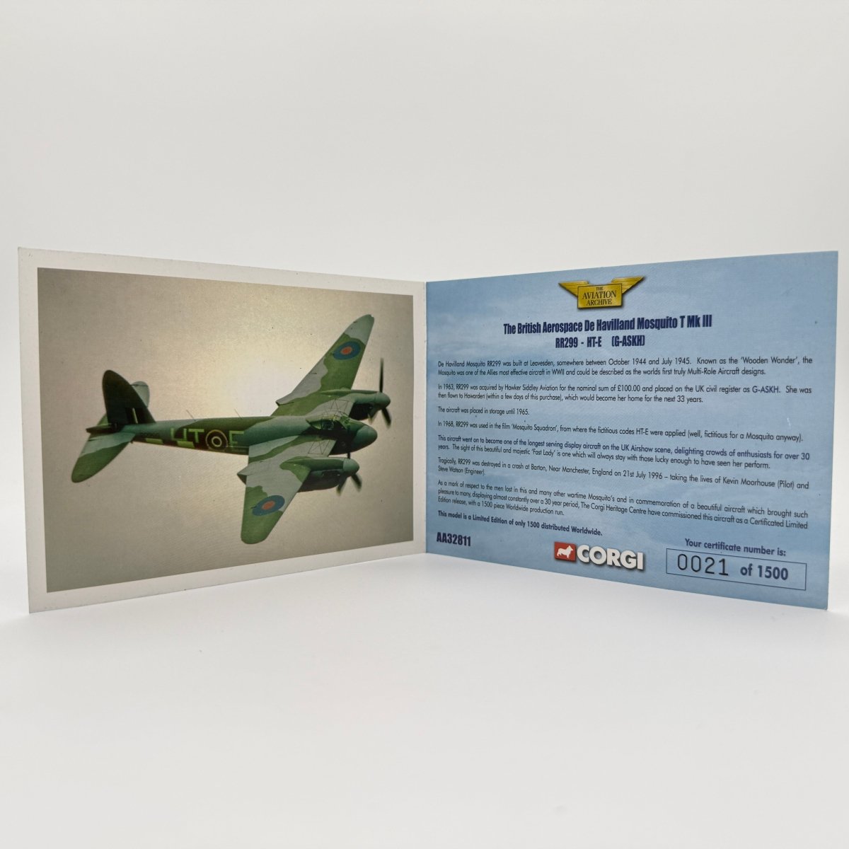 Corgi AA32811 1:72 de Havilland Mosquito T.MkIII British Aerospace RR299 - Corgi