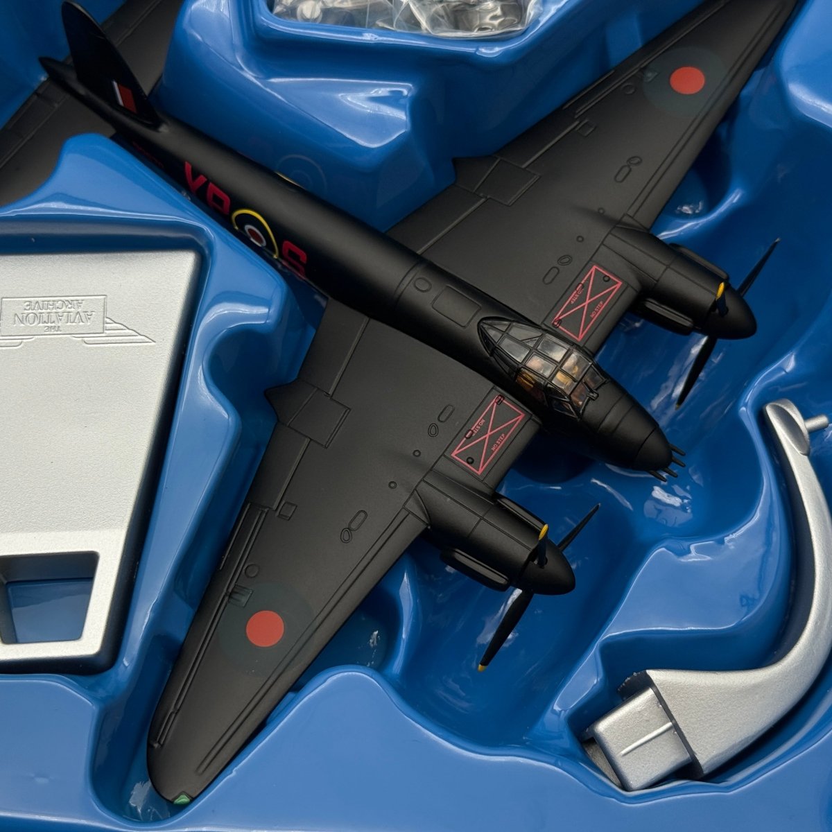 Corgi AA32812 1:72 de Havilland Mosquito NF Mk II Special DD670 YP-S 23 Sqn RAF Ford 1942 - Corgi