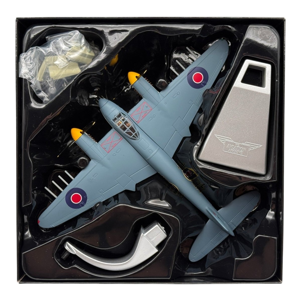 Corgi AA32818 1:72 de Havilland Mosquito FB.Mk VI RAF No.143 Sqn Banff 1945 - Corgi