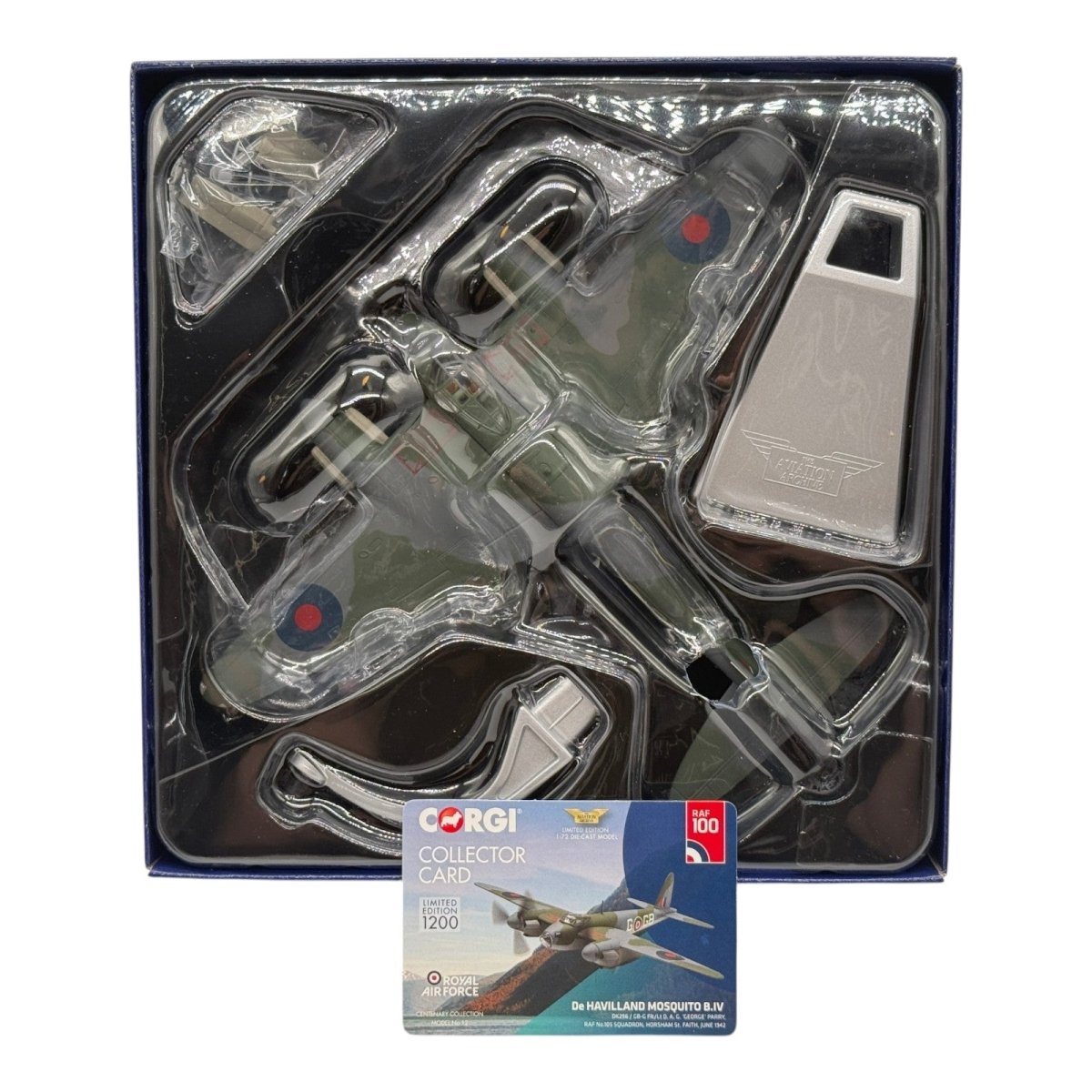 Corgi AA32820 1:72 de Havilland Mosquito B.Mk IV RAF No.105 Sqn DK296 George Parry - Corgi