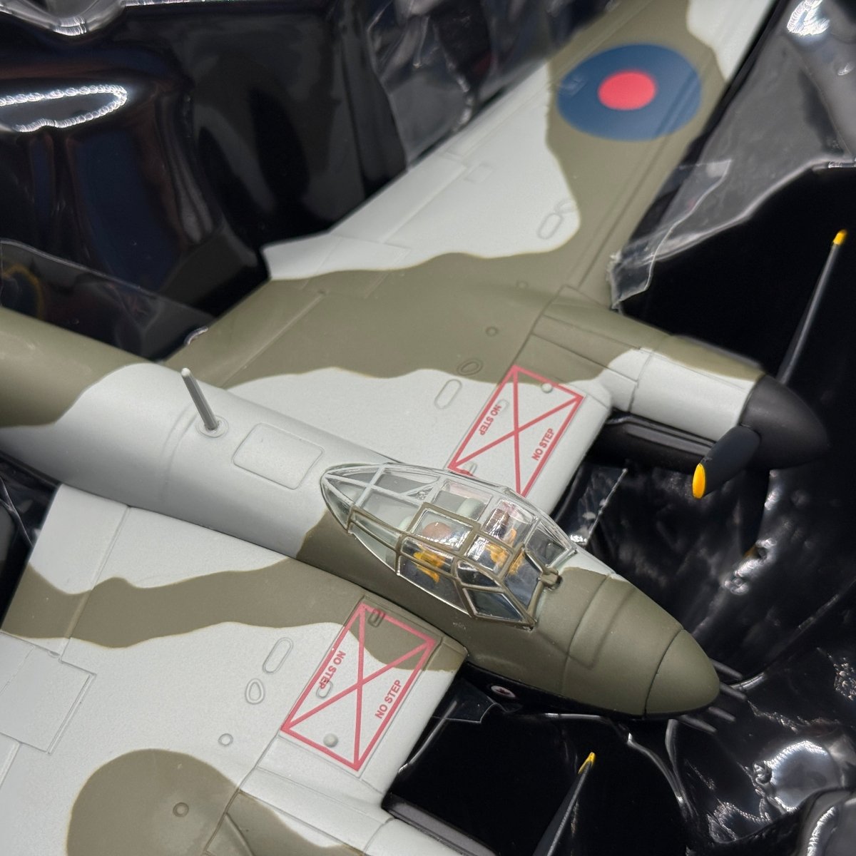 Corgi AA32821 1:72 De Havilland Mosquito FB.Mk VI RCAF No.418 Sqn Moonbeam McSwine - Corgi