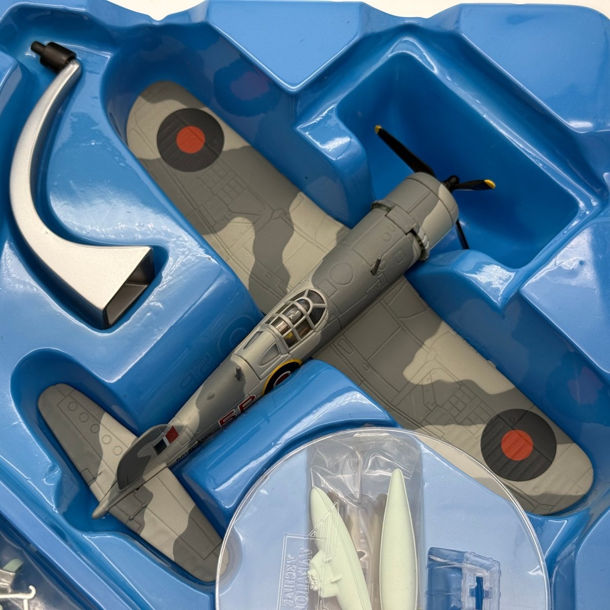 Corgi AA33003 1:72 Vought F4U Corsair RNFAA No.1835 NAS Brunswick 1943 - Corgi