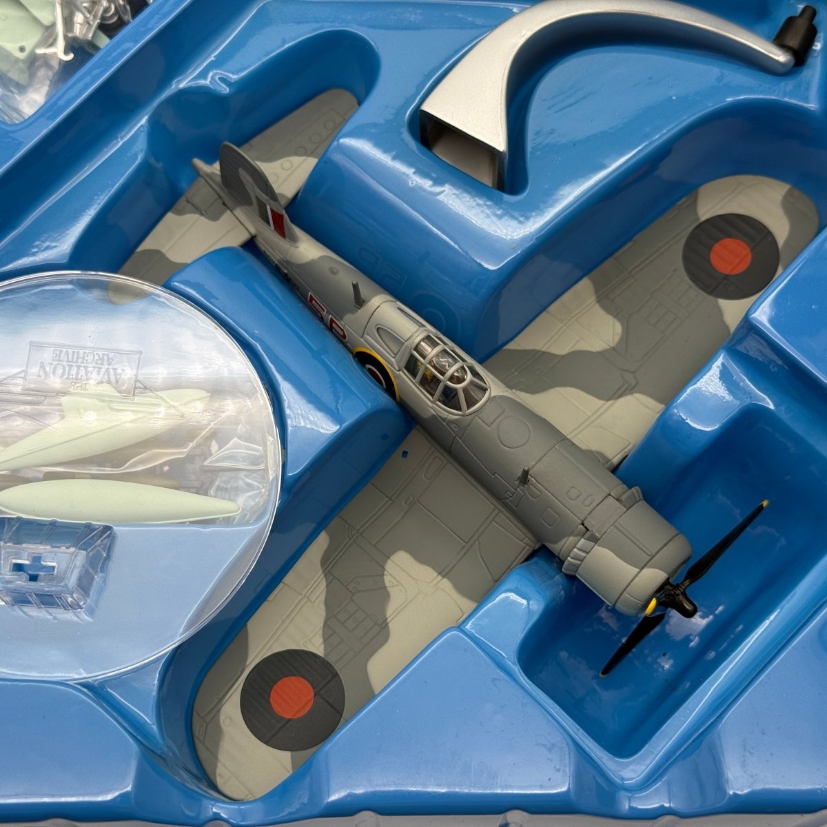 Corgi AA33003 1:72 Vought F4U Corsair RNFAA No.1835 NAS Brunswick 1943 - Corgi