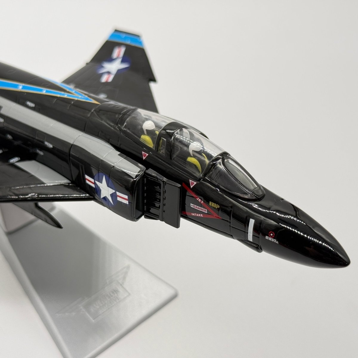 Corgi AA33205 1:72 McDonnell Douglas F-4J Phantom II US Navy VX-4 Vandy 1 Black Bunny NAS Point Mugu 1969 - Corgi